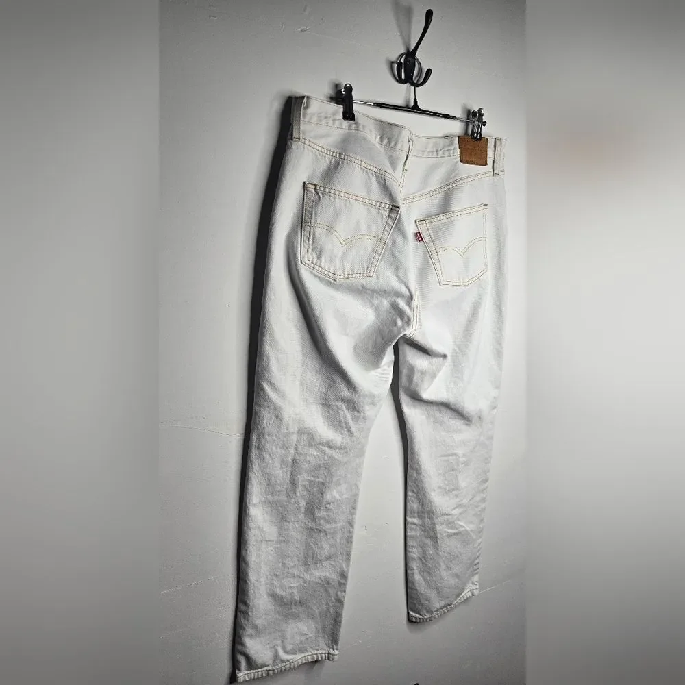 Levi's 90s Revival Light Blue Wash Button Fly Relaxed Straight Jeans W33 L32